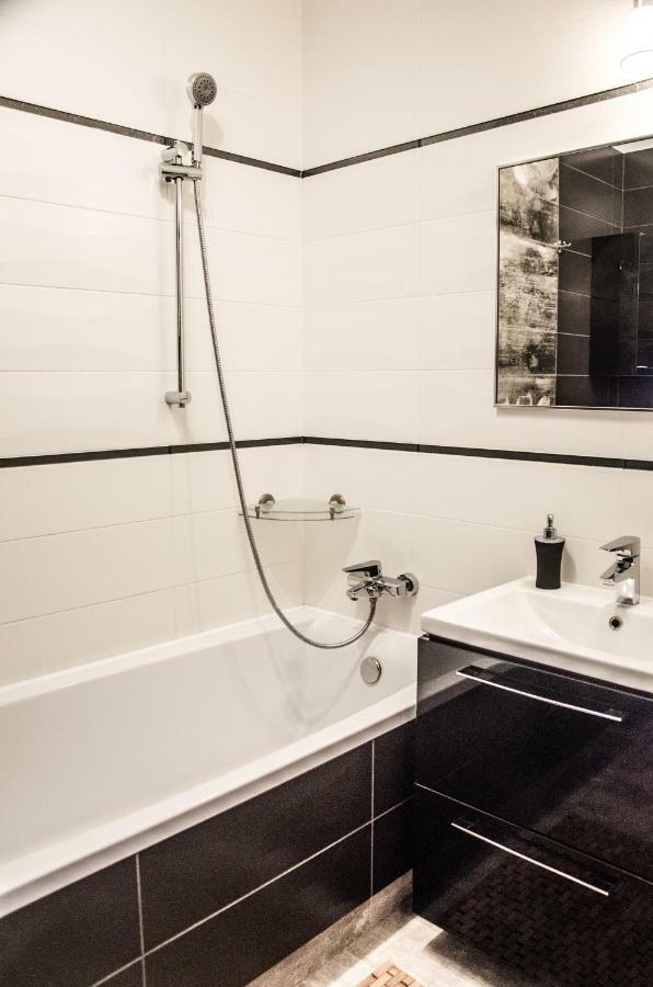 Apartament Expo Brylowska Warschau Buitenkant foto