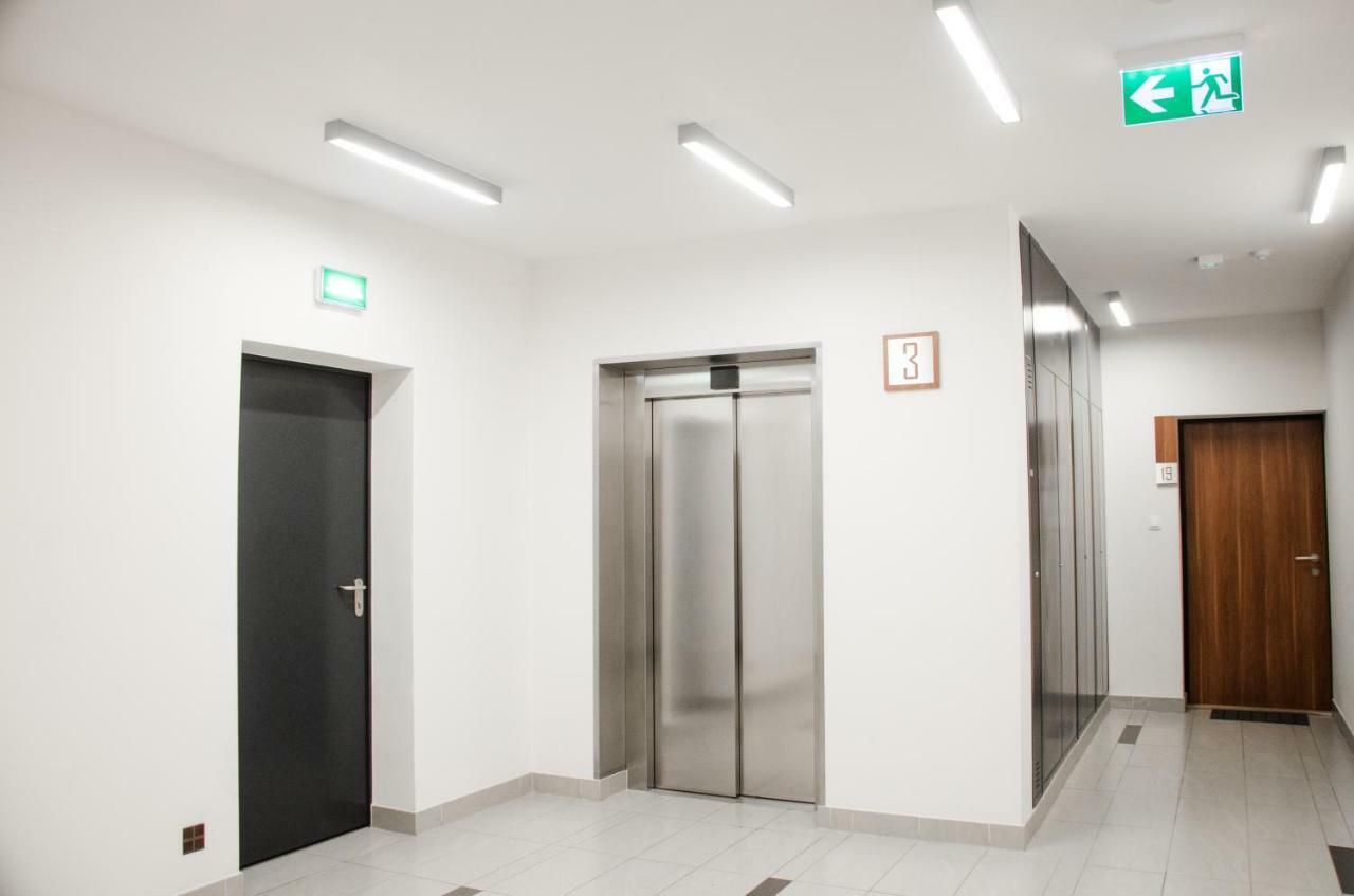 Apartament Expo Brylowska Warschau Buitenkant foto